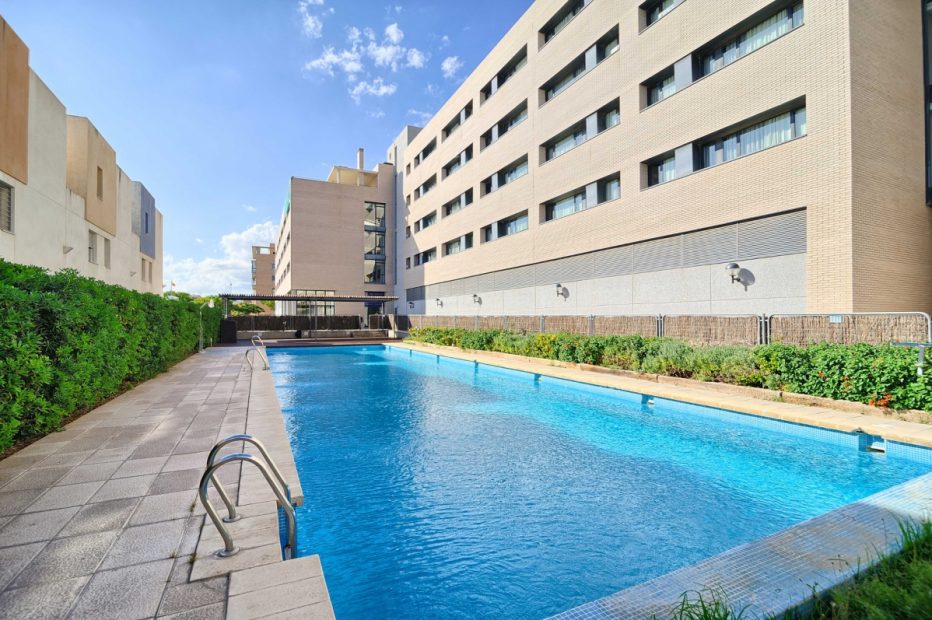 hotel pool
